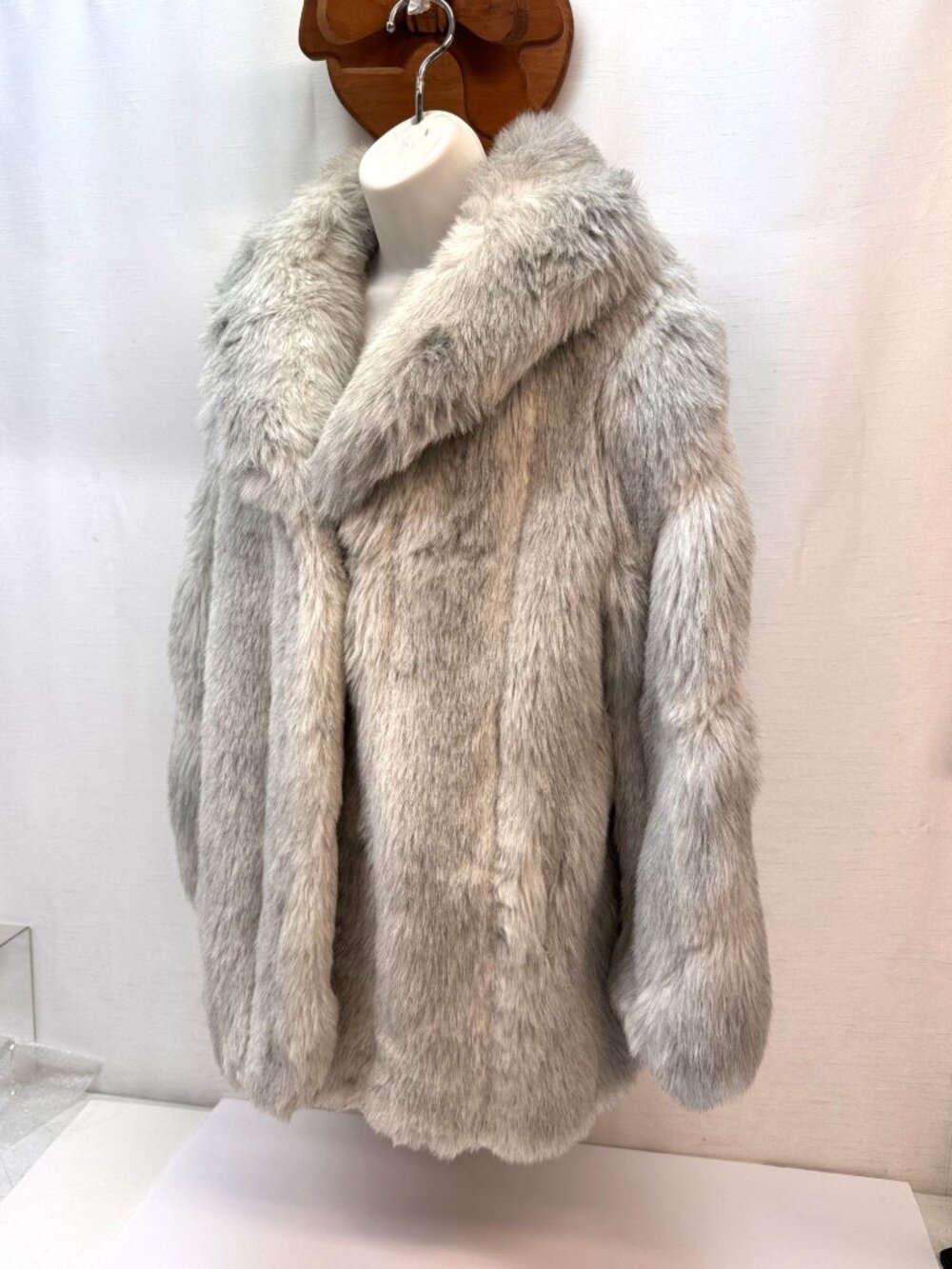 Plush Silver/white Faux Fur Jacket Metzger Furs sz. 10